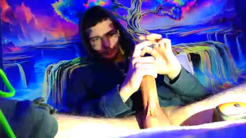 Snapshot of amiri_sweater chatting on December 15, 8:18 am amiri_sweater online show from December 15, 8:18 am