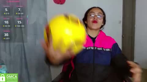 amitlu_ online show from January 14, 9:42 pm