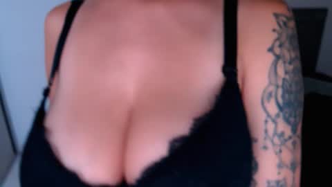 Snapshot of ammanda_ chatting on May 15, 11:23 pm diana online show from May 15, 11:23 pm