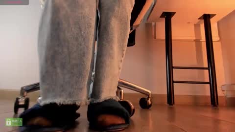 Amelia online show from October 25, 4:20 am