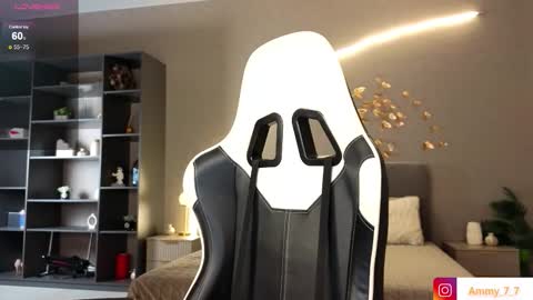 Ammy  dont forget to thumbs up me  online show from September 30, 10:09 am