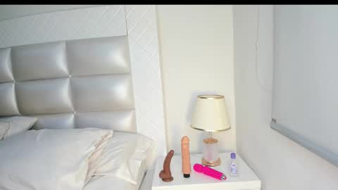    online show from September 11, 2:44 am