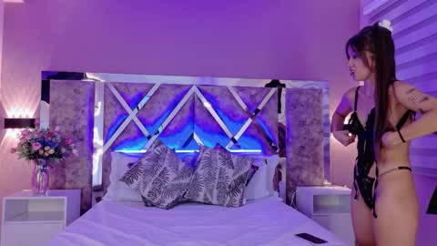 Snapshot of ammyjoness_ chatting on April 5, 12:02 pm Ammy Jones online show from April 5, 12:02 pm