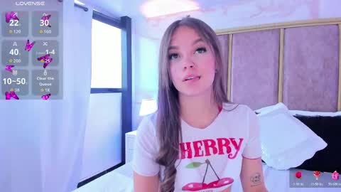 Snapshot of ammyjoness_ chatting on April 15, 7:54 pm Ammy Jones online show from April 15, 7:54 pm
