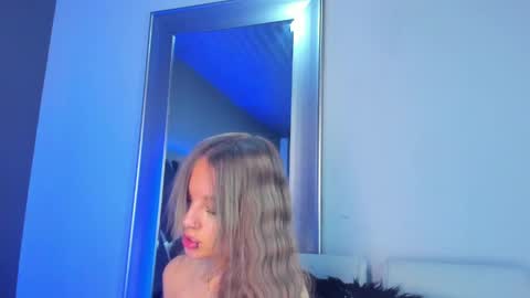 Snapshot of ammyjoness_ chatting on April 20, 7:48 pm Ammy Jones online show from April 20, 7:48 pm