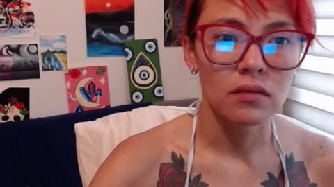 yisel online show from October 31, 5:03 pm