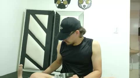 Snapshot of amo_rodrid chatting on October 17, 10:01 pm Josue AMo online show from October 17, 10:01 pm