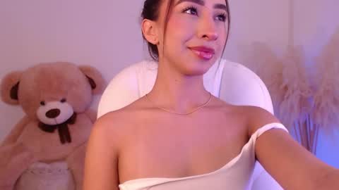 Snapshot of amonet_x chatting on October 29, 11:01 am Sophi online show from October 29, 11:01 am