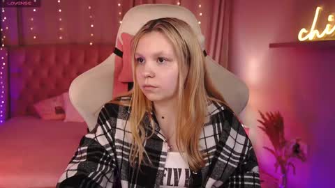 Tessa  online show from February 11, 2:57 pm