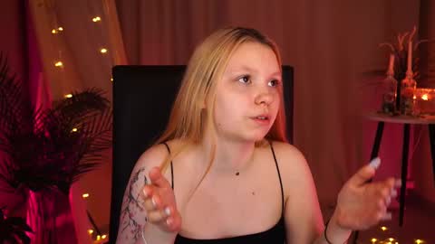 Tessa  online show from February 21, 1:00 pm