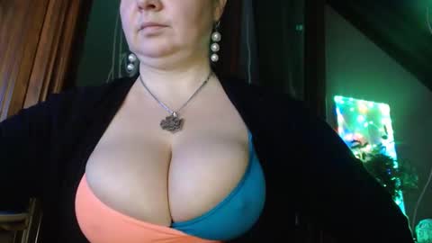 amorelara online show from December 10, 8:51 am