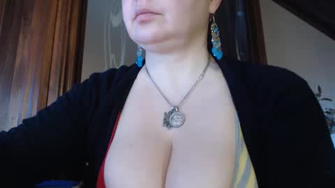 amorelara online show from February 24, 7:55 am