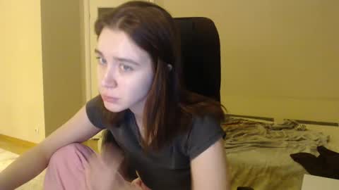 miss unforgettable online show from February 4, 4:15 am