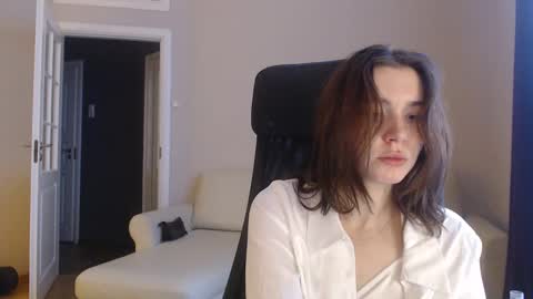 miss unforgettable online show from February 19, 6:44 am