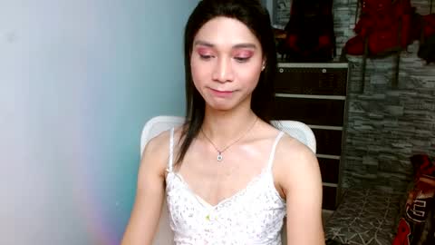 Snapshot of amorous_tina chatting on March 5, 10:17 pm Tina online show from March 5, 10:17 pm