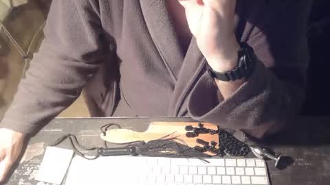 amslave4f online show from October 6, 7:17 am