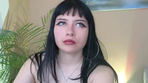amy_bat online show from June 10, 2:38 pm
