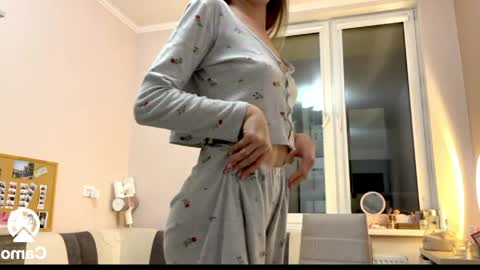 Snapshot of amy_chill chatting on April 10, 7:07 pm Amy Chill online show from April 10, 7:07 pm