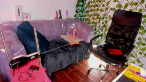 Snapshot of amy_hoy69 chatting on May 28, 4:10 am Amy Hoy69 online show from May 28, 4:10 am