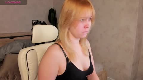 Snapshot of amy_kimberlly chatting on October 14, 12:00 am Amy online show from October 14, 12:00 am