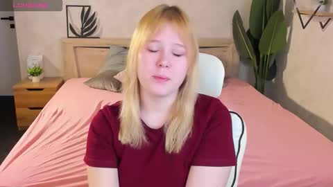 Snapshot of amy_kimberlly chatting on December 14, 11:53 pm Amy online show from December 14, 11:53 pm