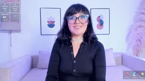 Snapshot of amy_lit chatting on October 6, 8:17 pm Hello I am Allison Welcome to my room and let is have a good time together whith me online show from October 6, 8:17 pm