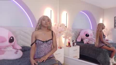 Amy online show from June 12, 8:19 pm