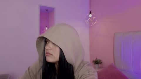 amy_saenz_ online show from September 13, 9:42 am