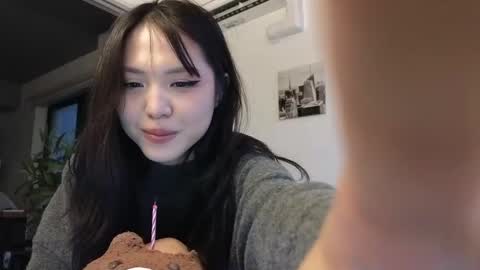 girl next door named Amy online show from December 16, 7:37 am