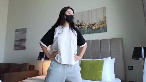 girl next door named Amy online show from December 19, 5:40 am