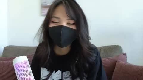 girl next door named Amy online show from December 20, 7:44 am