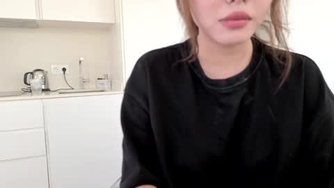 Snapshot of amyalwayshere chatting on March 24, 1:27 pm girl next door named Amy online show from March 24, 1:27 pm