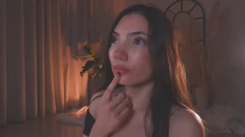 Amy Armstrong online show from September 21, 12:45 am