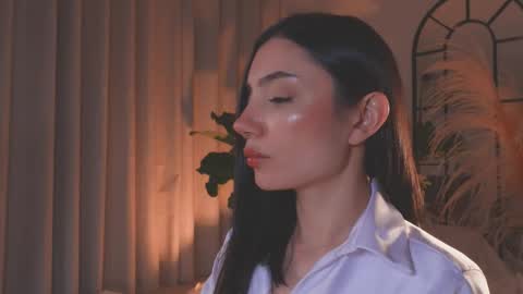 Amy Armstrong online show from October 3, 1:35 am