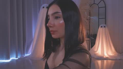 Amy Armstrong online show from October 27, 7:40 pm