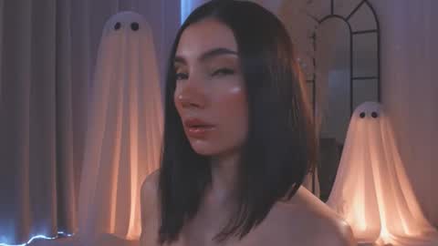 Amy Armstrong online show from October 28, 7:38 pm