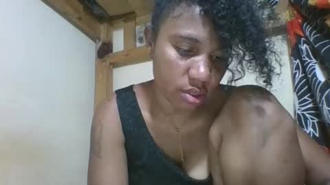 Snapshot of amyatche chatting on May 25, 5:46 am Amyatche online show from May 25, 5:46 am