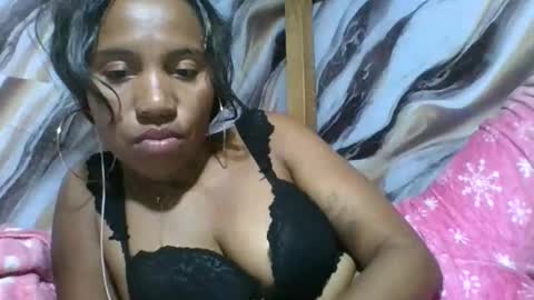 Snapshot of amyatche chatting on June 9, 8:48 am Amyatche online show from June 9, 8:48 am