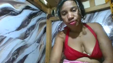 Snapshot of amyatche chatting on June 12, 6:56 am Amyatche online show from June 12, 6:56 am