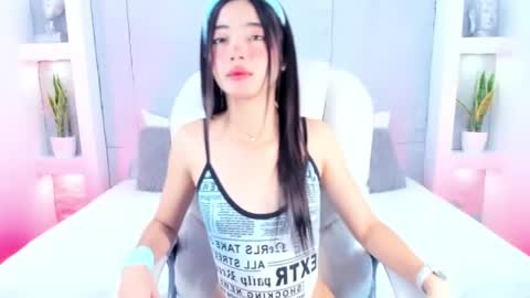 Snapshot of amycolman_ chatting on November 14, 12:04 pm amy online show from November 14, 12:04 pm