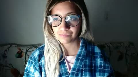 Snapshot of amycosplay99 chatting on December 28, 7:22 am amycosplay99 online show from December 28, 7:22 am