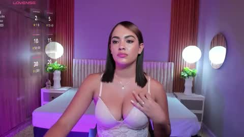 amyjohnsonn online show from March 11, 5:02 am