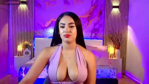 Snapshot of amyjohnsonn chatting on July 3, 3:13 am amyjohnsonn online show from July 3, 3:13 am