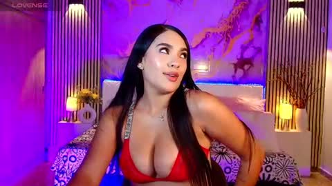 Snapshot of amyjohnsonn chatting on July 18, 5:44 am amyjohnsonn online show from July 18, 5:44 am