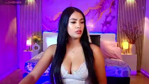 Snapshot of amyjohnsonn chatting on July 30, 5:50 am amyjohnsonn online show from July 30, 5:50 am