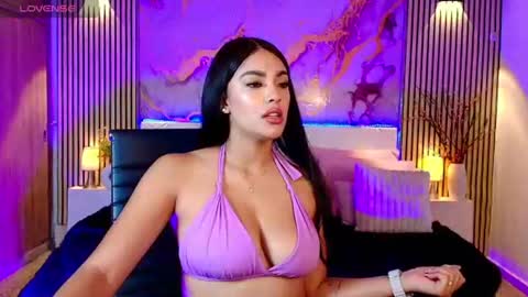Snapshot of amyjohnsonn chatting on July 31, 6:35 am amyjohnsonn online show from July 31, 6:35 am