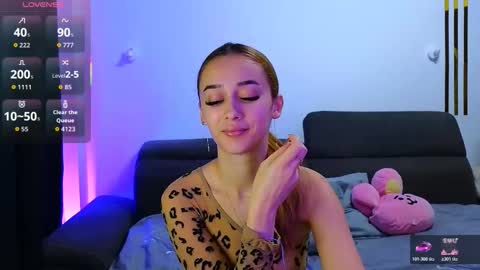 amykentt online show from November 22, 3:44 pm