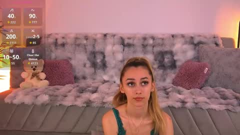 amykentt online show from June 7, 2:43 pm
