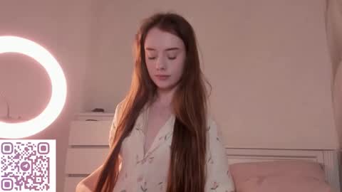 Snapshot of amylovesyouu chatting on December 2, 9:21 pm amylovesyouu online show from December 2, 9:21 pm