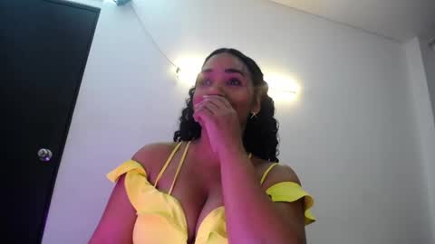 Snapshot of amymartiin chatting on June 4, 3:29 pm amy online show from June 4, 3:29 pm